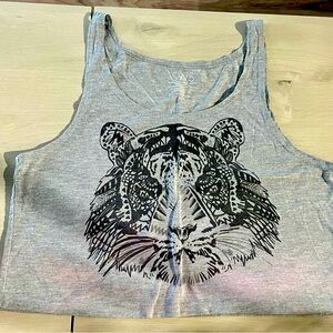 Grey tiger crop top, size M.